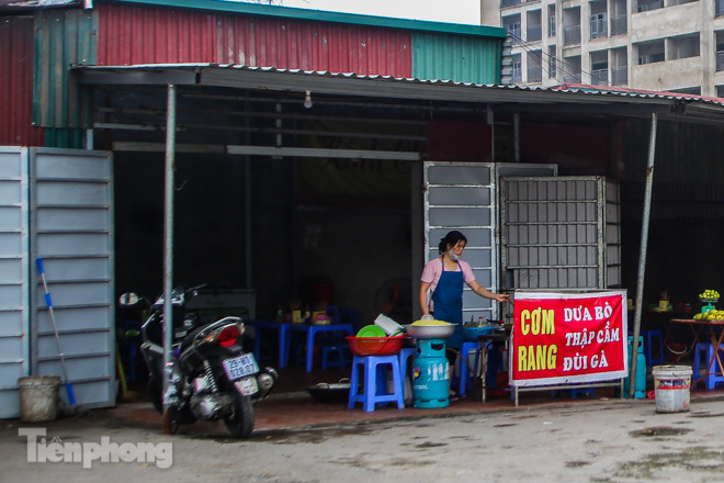 Cận cảnh cuộc sống của người dân gần khu cách ly ảnh 8
