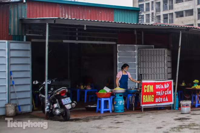Cận cảnh cuộc sống của người dân gần khu cách ly ảnh 8