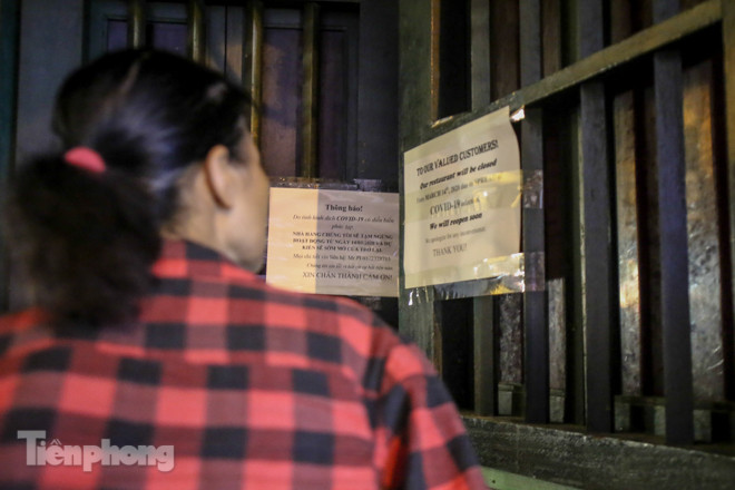 Quán bar, quán nhậu phố cổ đóng cửa, khách Tây ngẩn ngơ ảnh 2