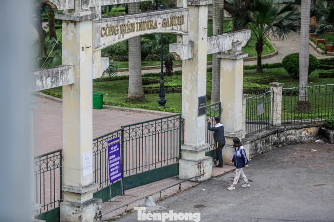Hà Nội trước giờ 'cách ly toàn xã hội' ảnh 6