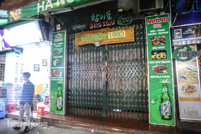 Quán bar, quán nhậu phố cổ đóng cửa, khách Tây ngẩn ngơ ảnh 8
