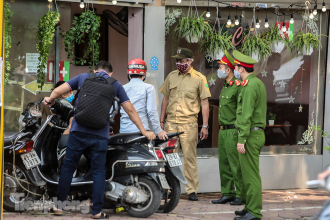 Hàng loạt quán cà phê đất 'vàng' Hà Nội tạm thời đóng cửa ảnh 12