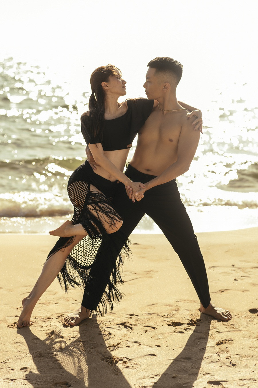 Kết hôn với chàng trai kém mình 11 tuổi, đây là “cặp đôi chị em” hạnh phúc hiếm có từng bị “miệt thị” nhất showbiz Việt ảnh 3