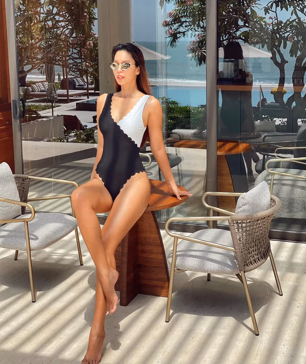 Muốn bỏng mắt với những bộ bikini khoét cao hết cỡ của dàn mỹ nhân Việt ảnh 3
