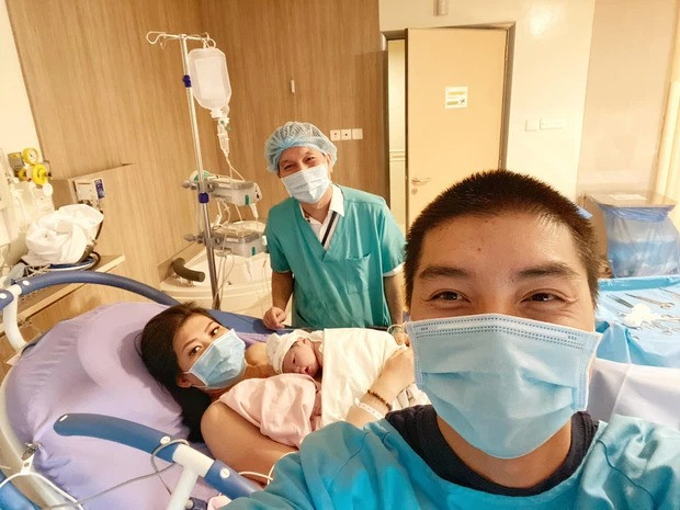 Vợ chồng Ngọc Trai vừa đón con thứ hai. Sau Hoàng Bách, có thêm một sao nam Việt quyết định “kế hoạch hóa” vì thương vợ ảnh 9