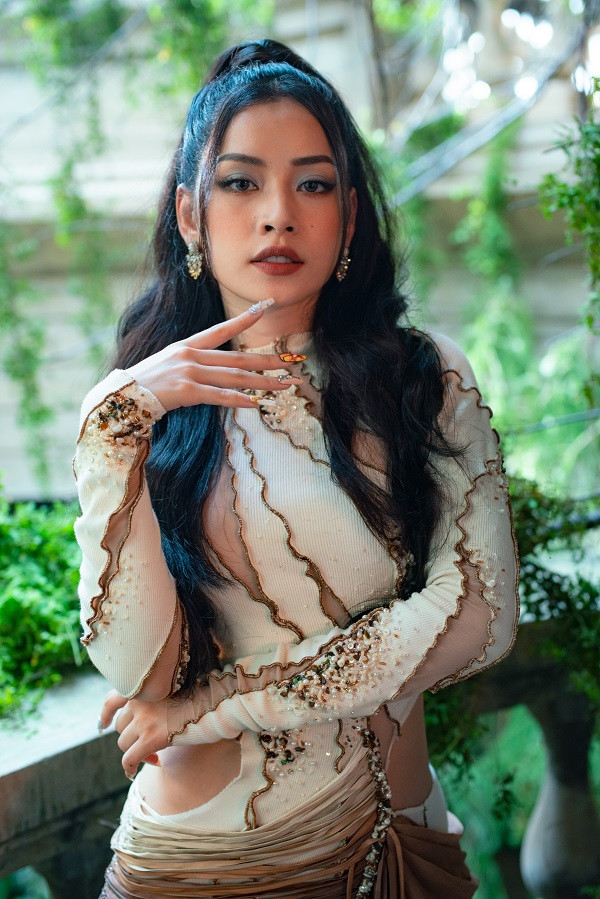 Chi Pu “mạo hiểm” làm điều này vào đầu Năm mới 2021, khiến khán giả bất ngờ ảnh 4