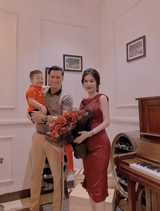 Việt Anh và vợ cũ có màn đối đáp tưởng vu vơ mà lại khiến nhiều người đỏ mặt ảnh 4