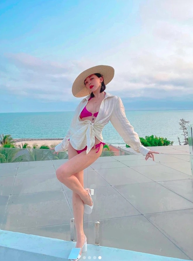 Sao Việt trong cuộc đua bikini nóng bỏng: Ai cũng tự tin khoe ngực đầy eo thon ảnh 7