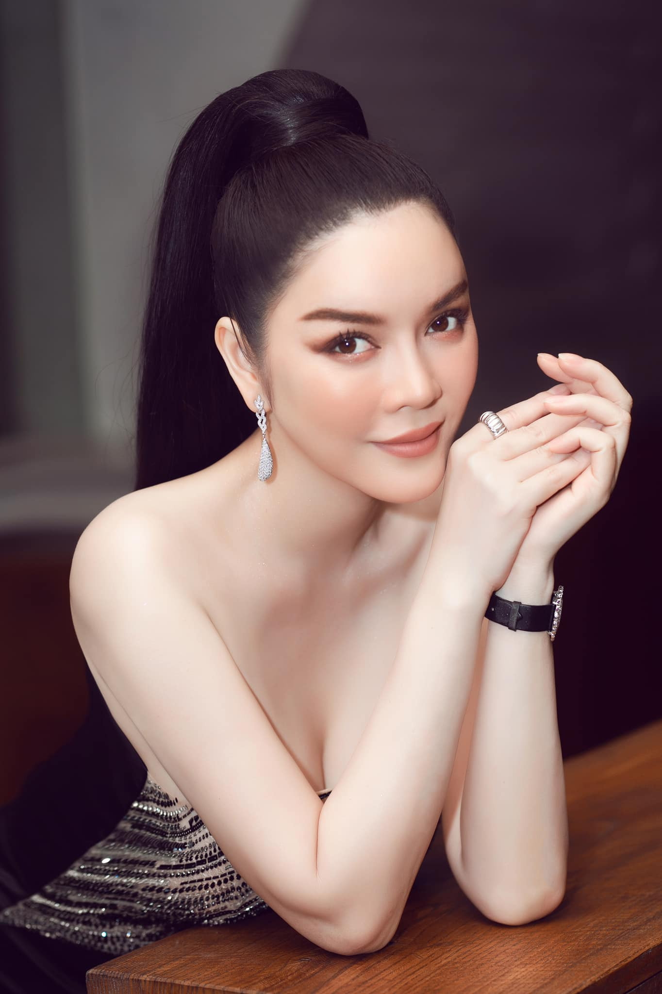 Được Hoa hậu Phương Lê khen hết lời nhưng vì sao Lý Nhã Kỳ lại bức xúc phản pháo? ảnh 4