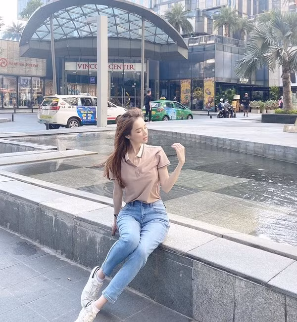 Nhã Phương khoe ảnh chụp lén không chỉnh sửa mà khiến netizen hoảng hốt vì một chi tiết ảnh 7
