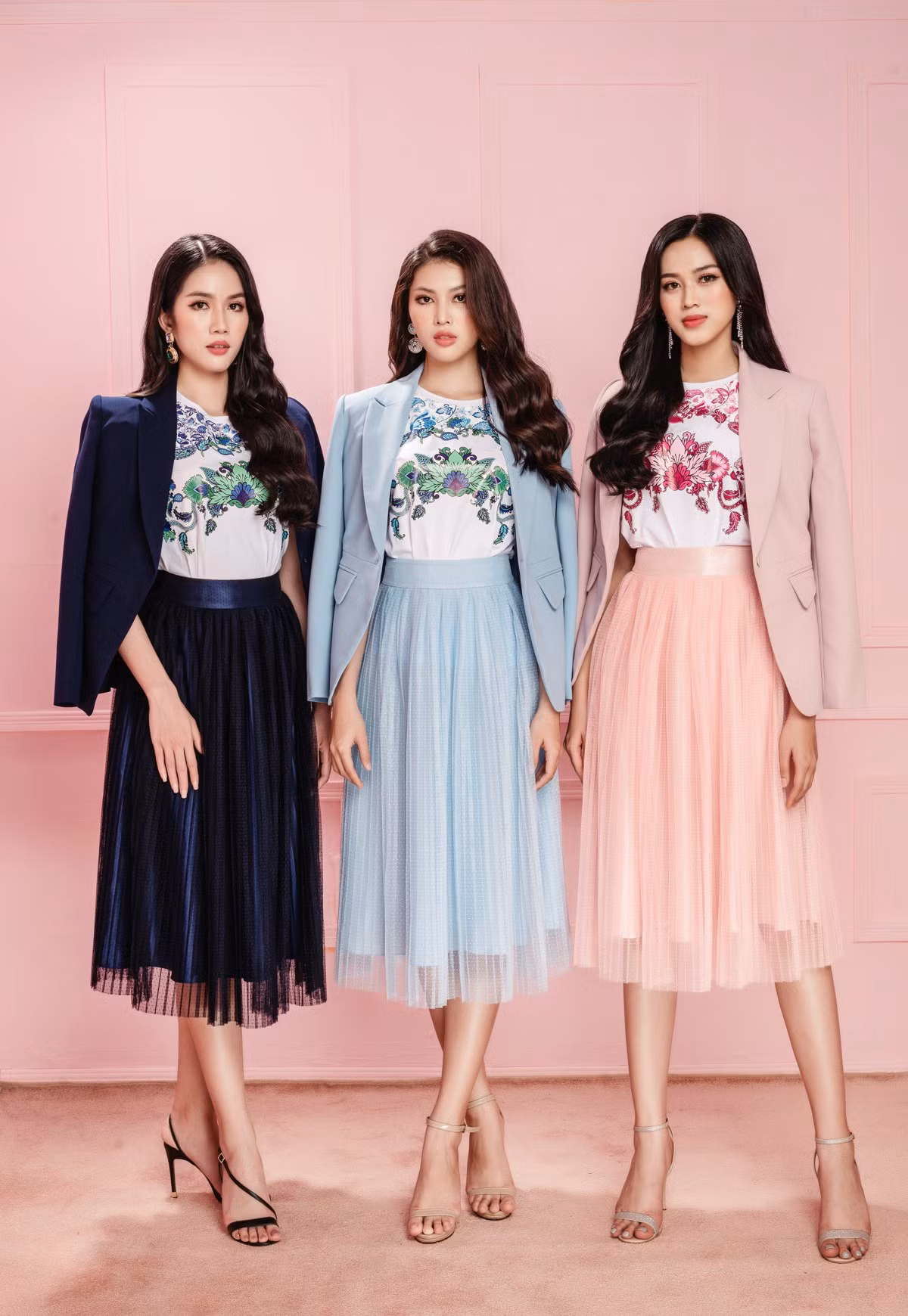 Hoa hậu Đỗ Thị Hà cùng hai Á hậu chọn gì để diện Tết và mùa lễ hội cuối năm? ảnh 6