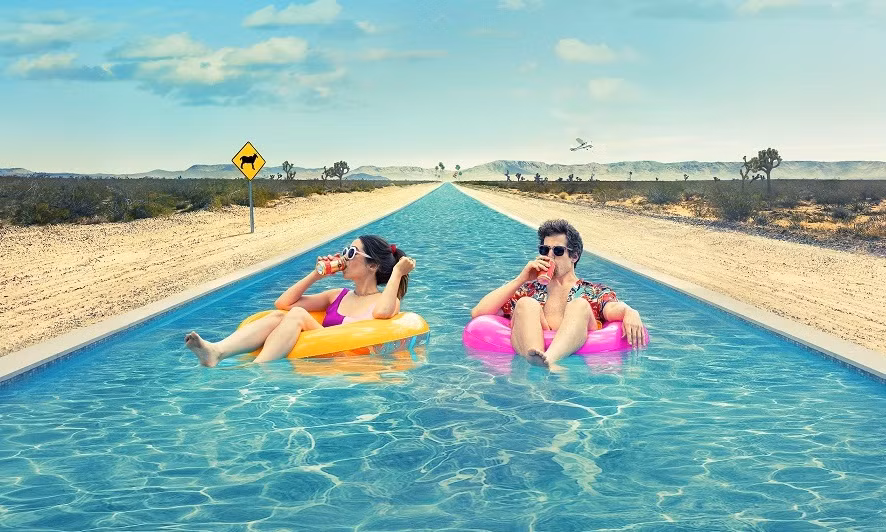 Nếu năm 2021 là một bộ phim thì đó chính là “Palm Springs: Mở mắt thấy hôm qua” ảnh 5