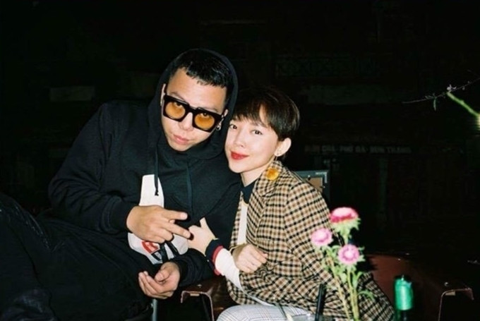 Sau rất nhiều thắc mắc của khán giả, Tóc Tiên đã giải thích vì sao cô không đeo nhẫn cưới ảnh 8