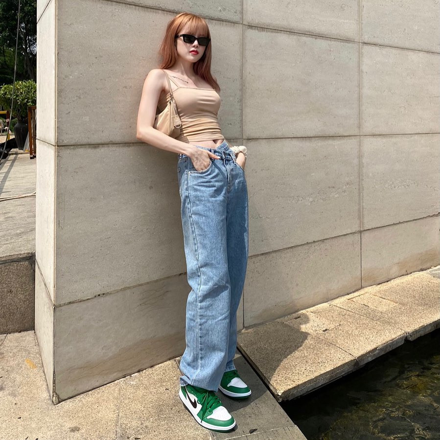 Soi sắc vóc Thiều Bảo Trâm: Chuẩn thân hình đồng hồ cát, quyến rũ đến khó tin ảnh 12