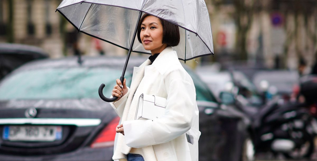 Mùa mưa làm sao vẫn đẹp? Để ý mấy điều dưới đây là xinh bất chấp thời tiết nhé! ảnh 2