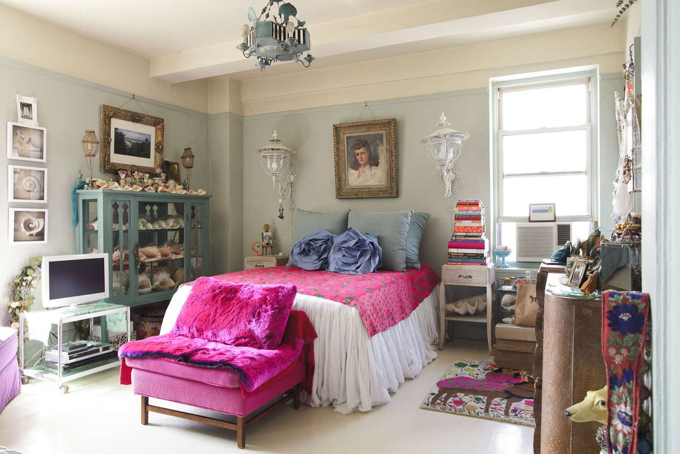 Gặp gỡ cụ bà sành điệu nhất thế giới: Không thể nào ra đường mà thiếu son môi! ảnh 7