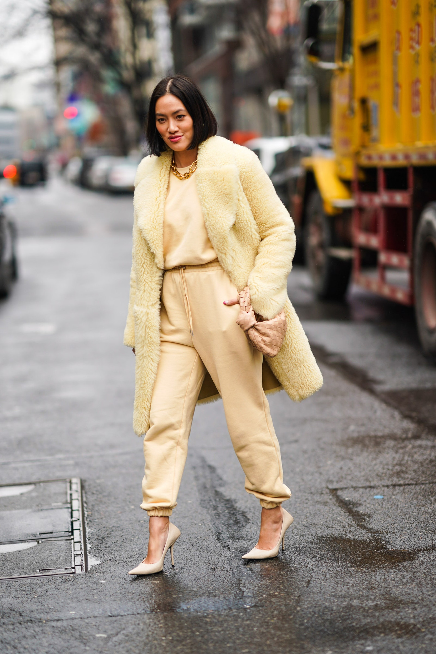 Muốn trông thật thời thượng, cập nhật ngay những món đồ thời trang rất đơn giản này! ảnh 8