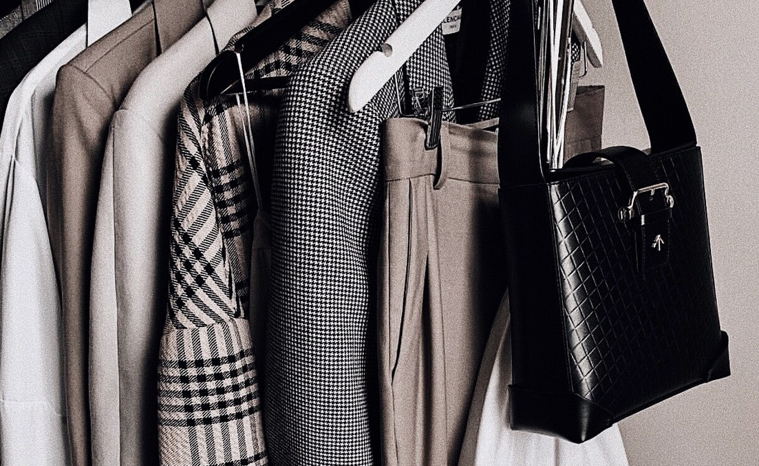 Sống tối giản không có nghĩa là ngừng mua thứ mình thích, thậm chí nên có những thứ này ảnh 4