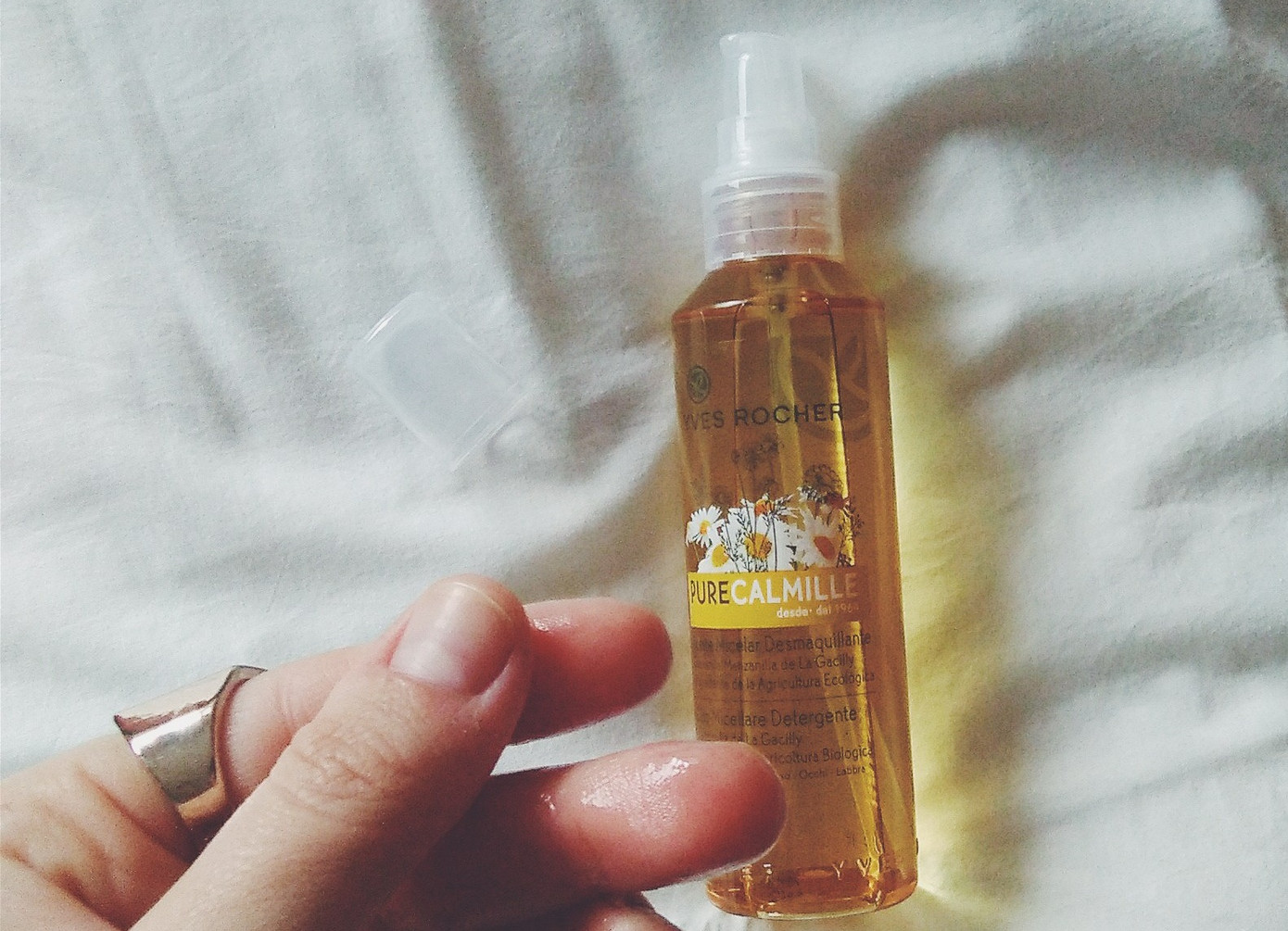 Tẩy trang đúng cách giúp bạn tiết kiệm cả chục triệu tiền sắm mỹ phẩm dưỡng da ảnh 6