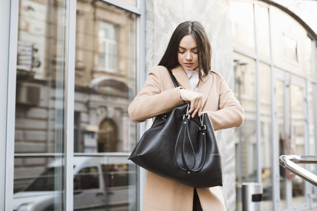 Mua túi tầm tầm nhưng nếu biết những điều này thì xài không khác gì túi hàng hiệu ảnh 3