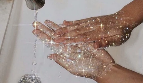 Tốn tiền triệu mua đồ dưỡng da nhưng vẫn bị lên mụn, nguyên nhân hóa ra đến từ drap giường ảnh 1