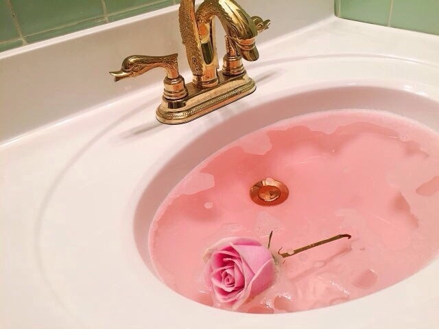 Tẩy trang đúng cách giúp bạn tiết kiệm cả chục triệu tiền sắm mỹ phẩm dưỡng da ảnh 8