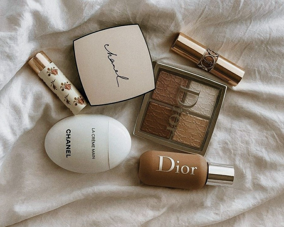 Sống tối giản không có nghĩa là ngừng mua thứ mình thích, thậm chí nên có những thứ này ảnh 11