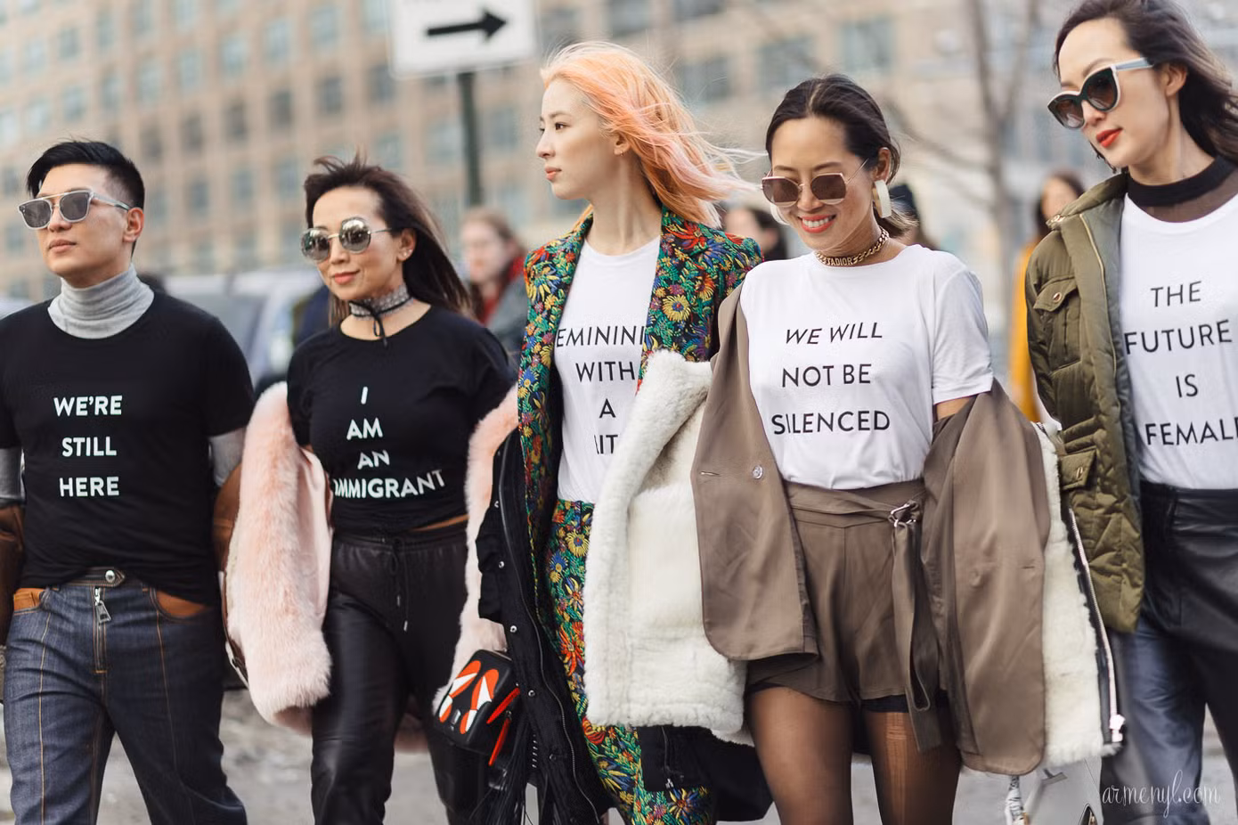 Style học đường sang chảnh đổ bộ thế giới, xem những phim này mix chuẩn ngay! ảnh 23