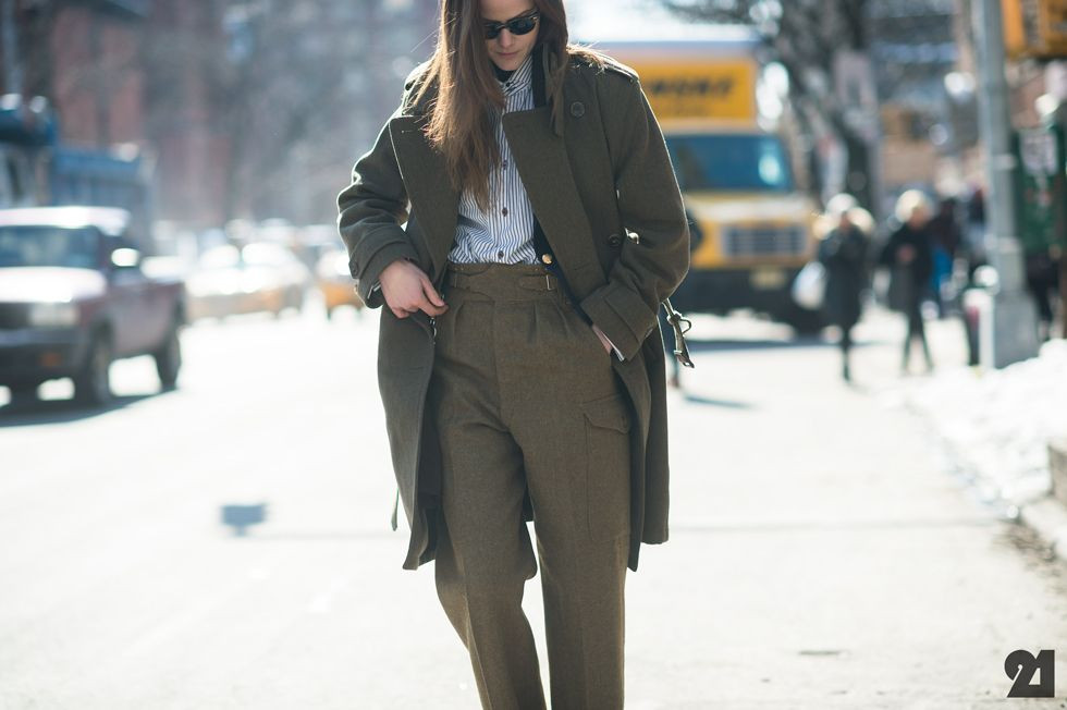 Con gái mặc đồ menswear trông ổn cực, trùm cuối của trào lưu này chính là Ashley Owens! ảnh 4