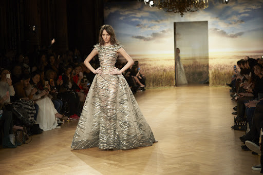 Haute Couture - cuộc chơi lỗ vốn của các nhà mốt, vậy mà khách muốn mua đôi khi không bán ảnh 7