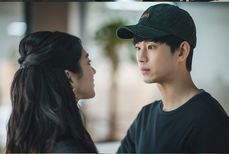 Cách cư xử của bạn có đang vô tình biến anh ấy thành một "bình dấm chua" không? ảnh 1