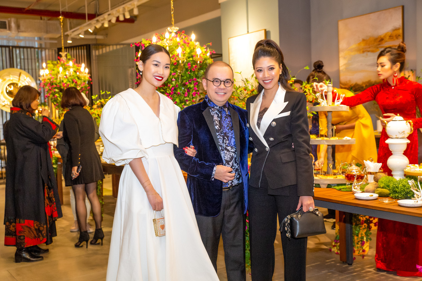 BTV Ngọc Trinh tái xuất xinh đẹp ảnh 1