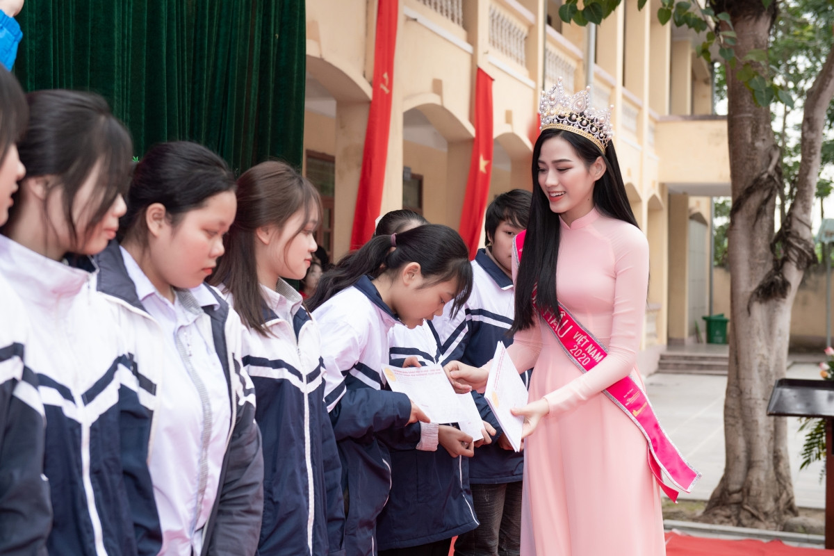 Hoa hậu Đỗ Thị Hà được dự đoán lọt Top 10 Miss World 2021 ảnh 7