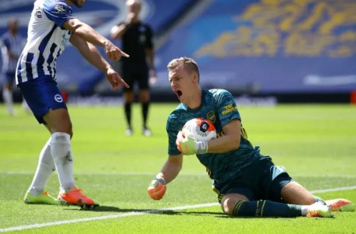 Chấn thương nặng, thủ thành Arsenal nghỉ thi đấu 1 năm ảnh 1