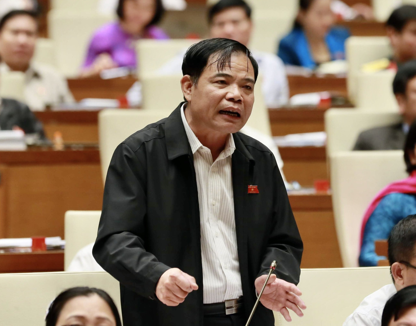 Pin năng lượng mặt trời hết hạn thì đưa lên mặt trăng hay để nướng bò một nắng? ảnh 1