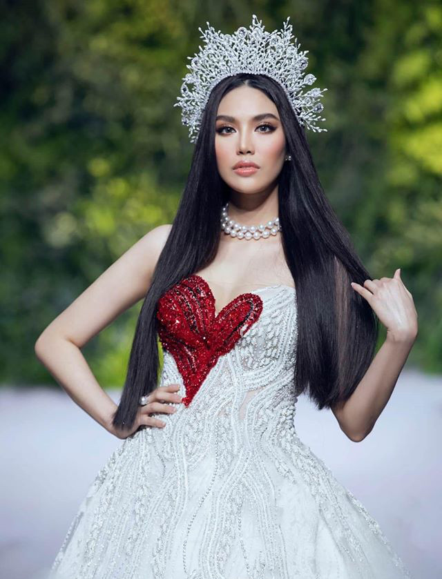 H'Hen Niê mặc váy xuyên thấu xẻ ngực táo bạo, Khánh Vân đội vương miện diễn thời trang ảnh 13