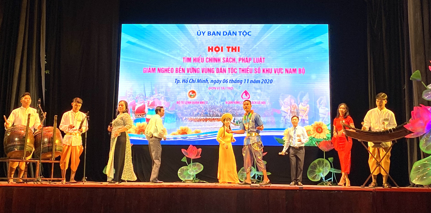 9 đội thi tìm hiểu chính sách, pháp luật giảm nghèo bền vững ảnh 4