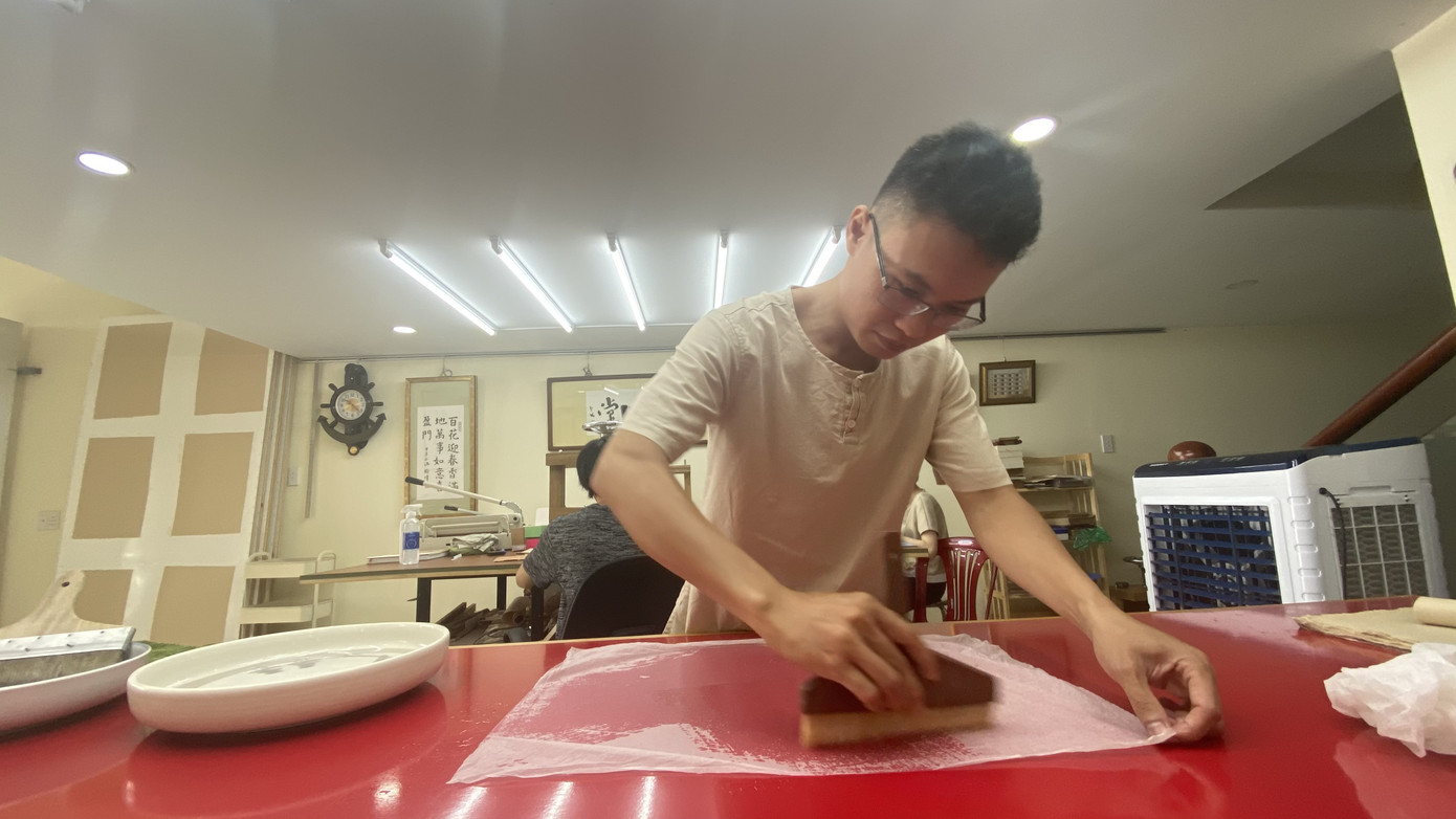 10 năm nghiên cứu tìm tòi để trở thành 'bác sĩ trị bệnh cho sách' ảnh 5