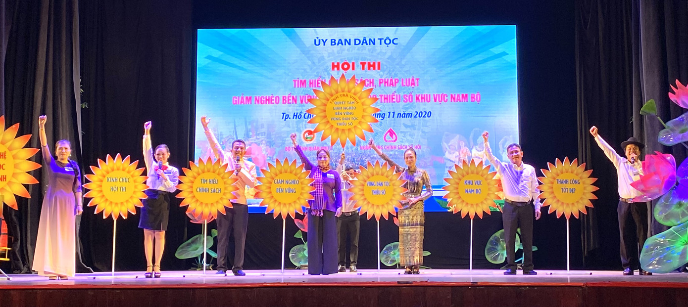 9 đội thi tìm hiểu chính sách, pháp luật giảm nghèo bền vững ảnh 6