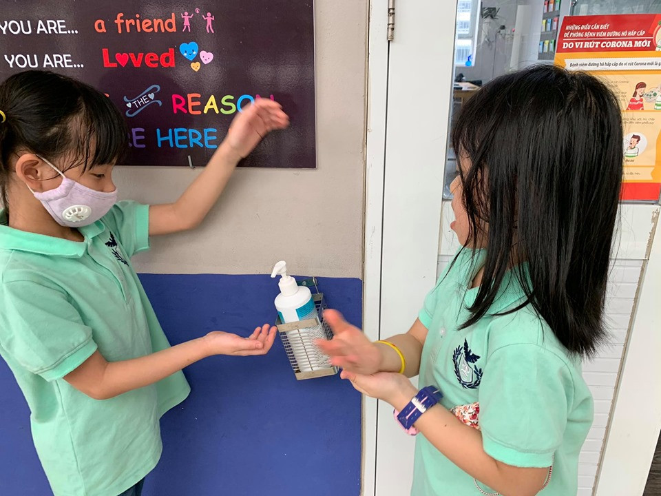 Học sinh tiểu học háo hức, trẻ mầm non nức nở trong ngày đầu tới trường ảnh 13