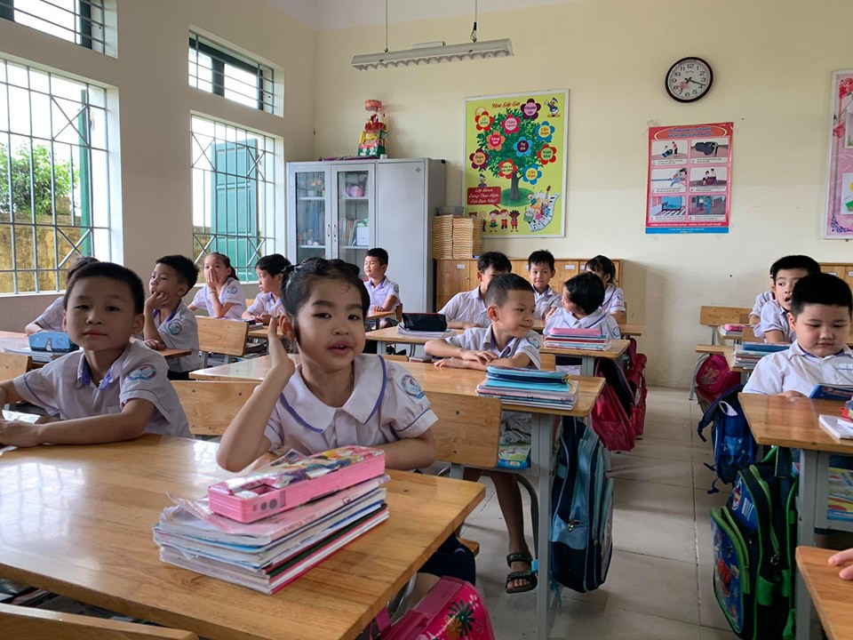 Học sinh tiểu học háo hức, trẻ mầm non nức nở trong ngày đầu tới trường ảnh 17