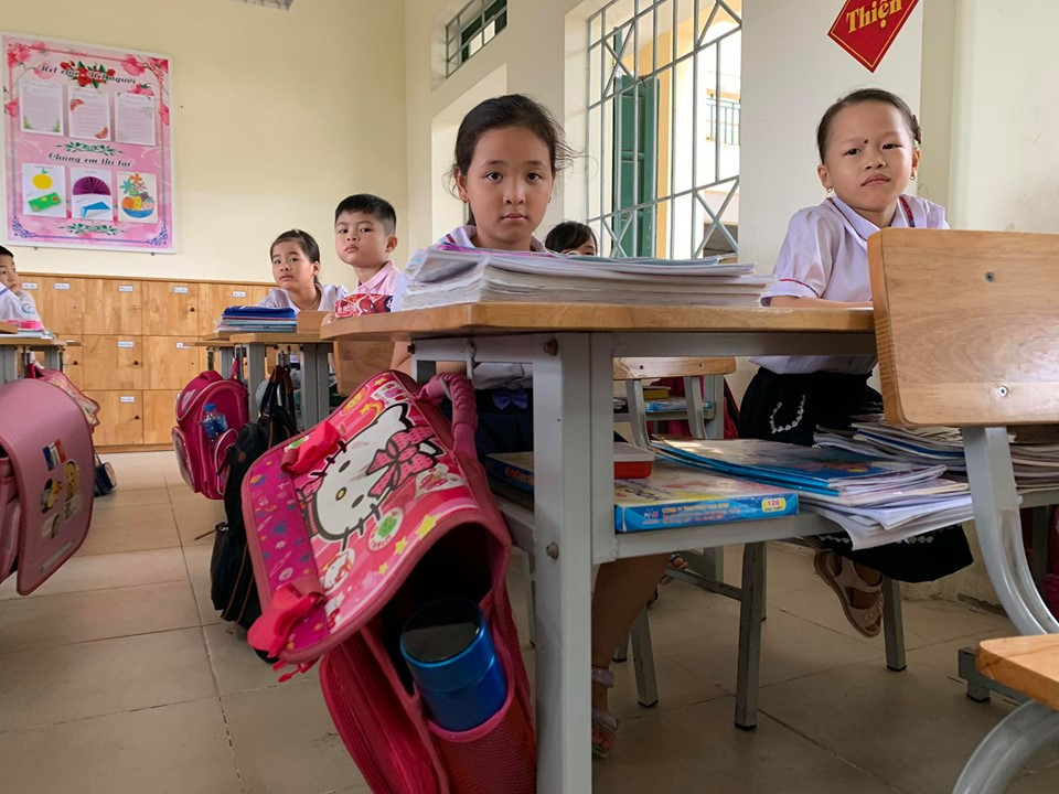 Học sinh tiểu học háo hức, trẻ mầm non nức nở trong ngày đầu tới trường ảnh 16