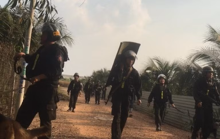 'Hiệp sĩ' kể lại cuộc nói chuyện với kẻ tự xưng bắn chết 4 người trong sới bạc ảnh 2