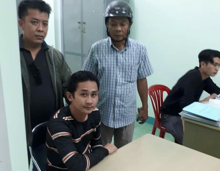 'Hiệp sĩ' giả công an cướp sới bạc ra đầu thú ảnh 1