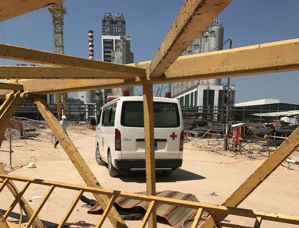 Sập giàn giáo lúc thi công công trình, 6 người thương vong ảnh 2