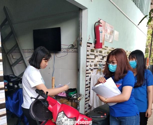 Đoàn thanh niên Bình Dương giúp dân chống dịch virus corona ảnh 5