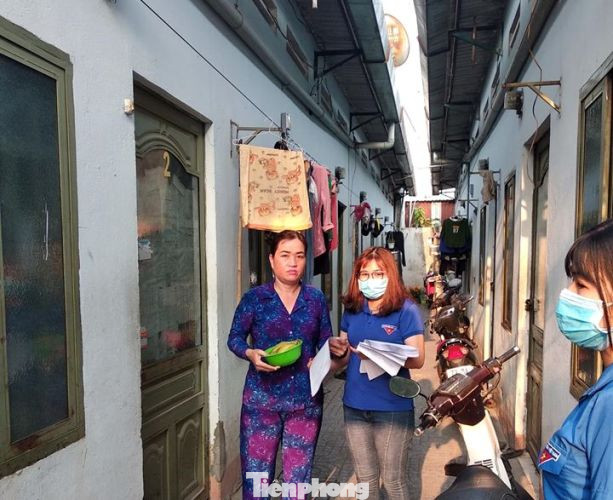 Đoàn thanh niên Bình Dương giúp dân chống dịch virus corona ảnh 4