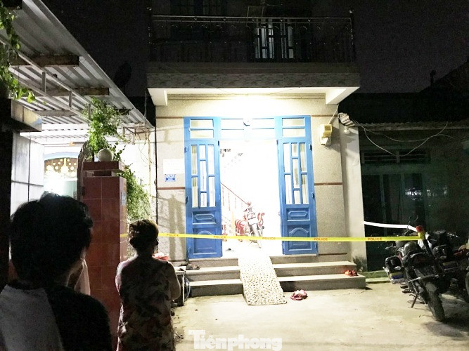 Phát hiện nam thanh niên chết lõa thể trong nhà vệ sinh ảnh 1