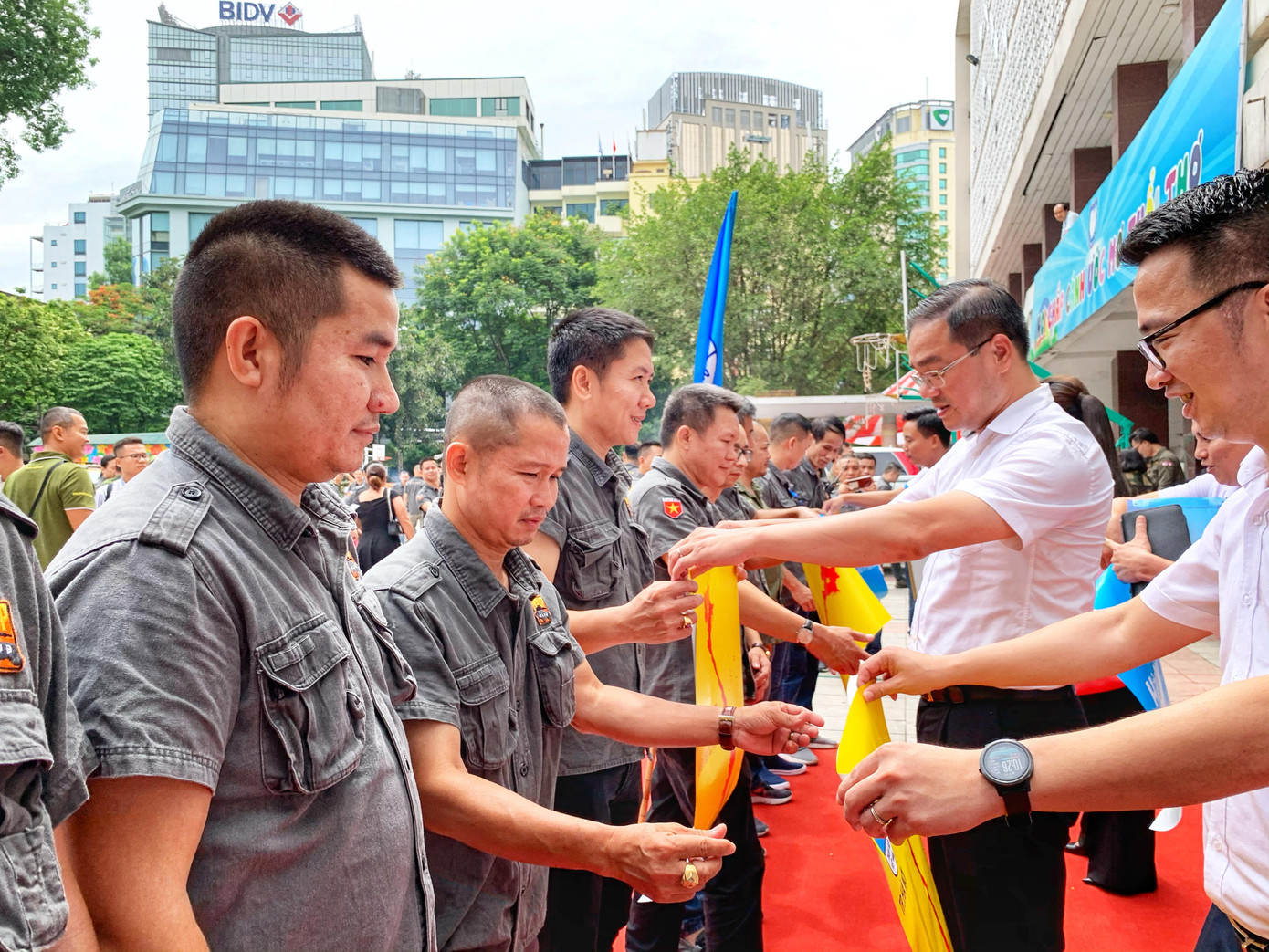 Hội LHTN Hà Nội kết nạp thêm CLB xe bán tải địa hình - PVC ảnh 1