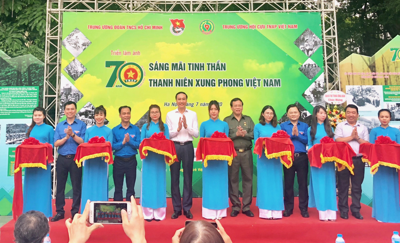 Tái hiện 70 năm hào hùng của TNXP Việt Nam qua ảnh, hiện vật ảnh 1